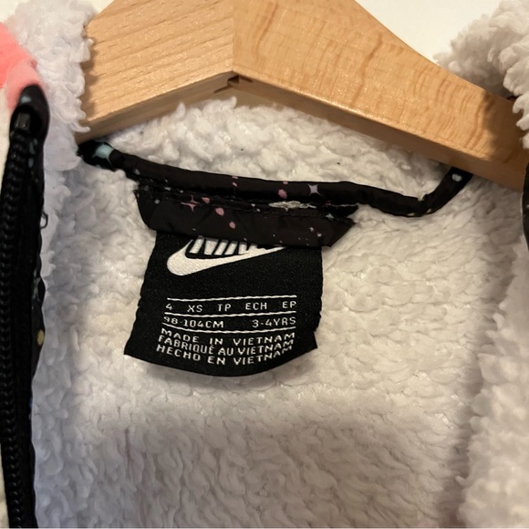 Nike Girl’s Faux Fur/Sherpa Galaxy Paint Splatter Windrunner Jacket Size XS / 4 - Picture 3 of 8